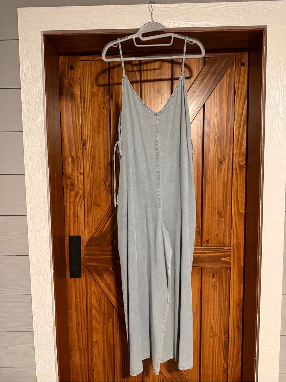 En Creme Light Blue Spaghetti-Strap Wide-Leg Jumpsuit